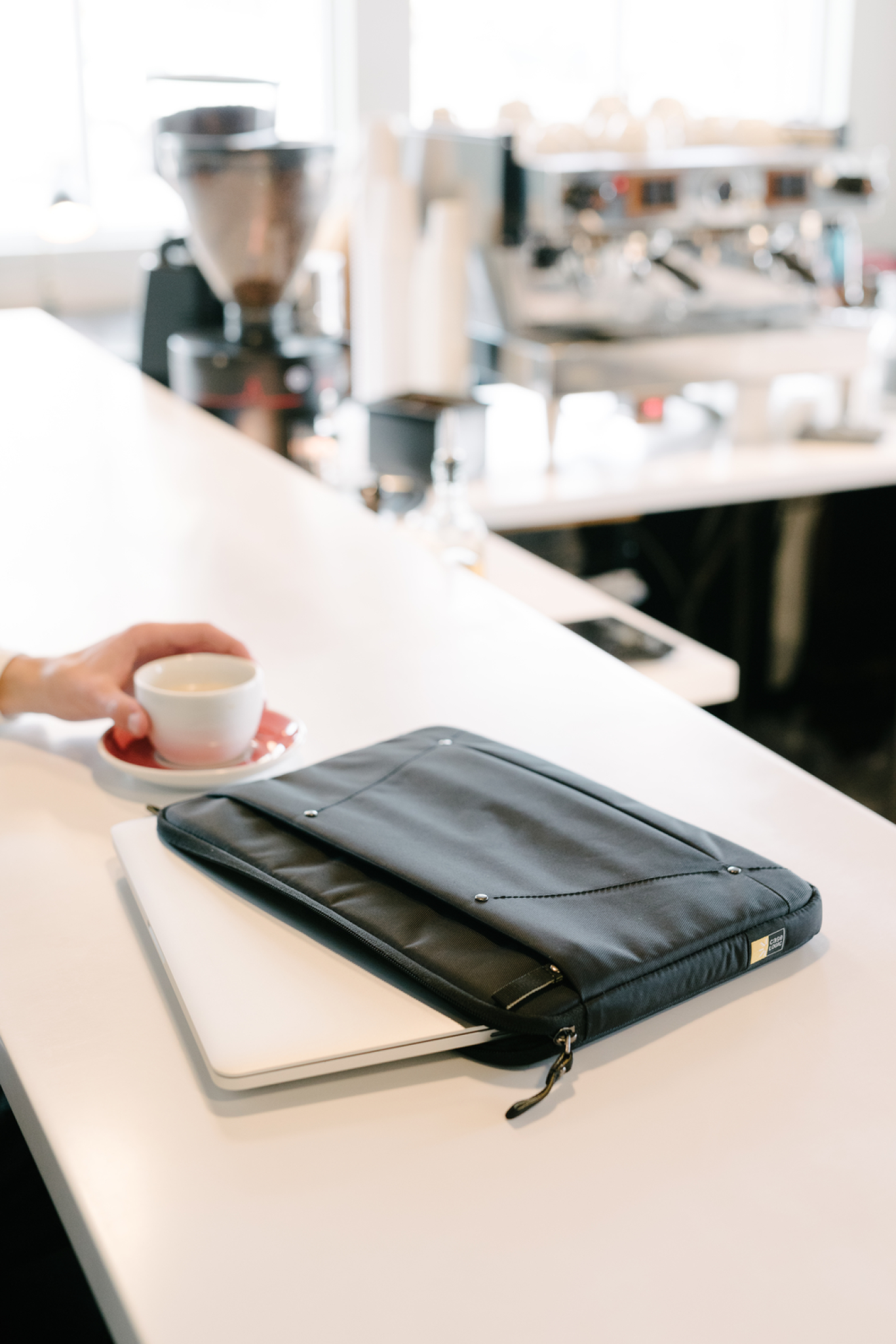 Case Logic Deco 14" Laptop Sleeve. Sort