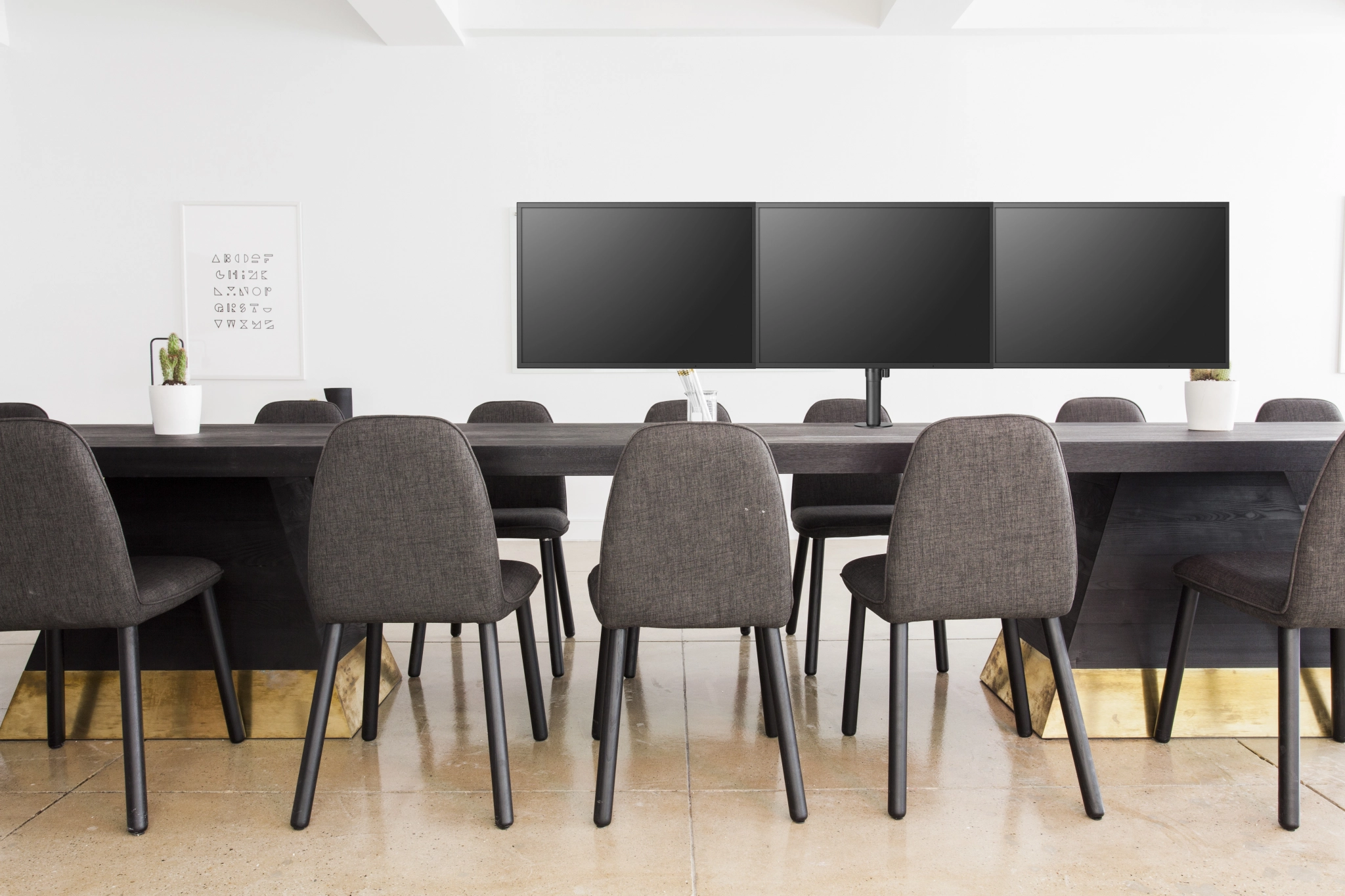 Sinox Office tredobbelt skærm skrivebordsbeslag. Op til 27". Sort Sinox Office tredobbelt skærm skrivebordsbeslag. Op til 27". Sort