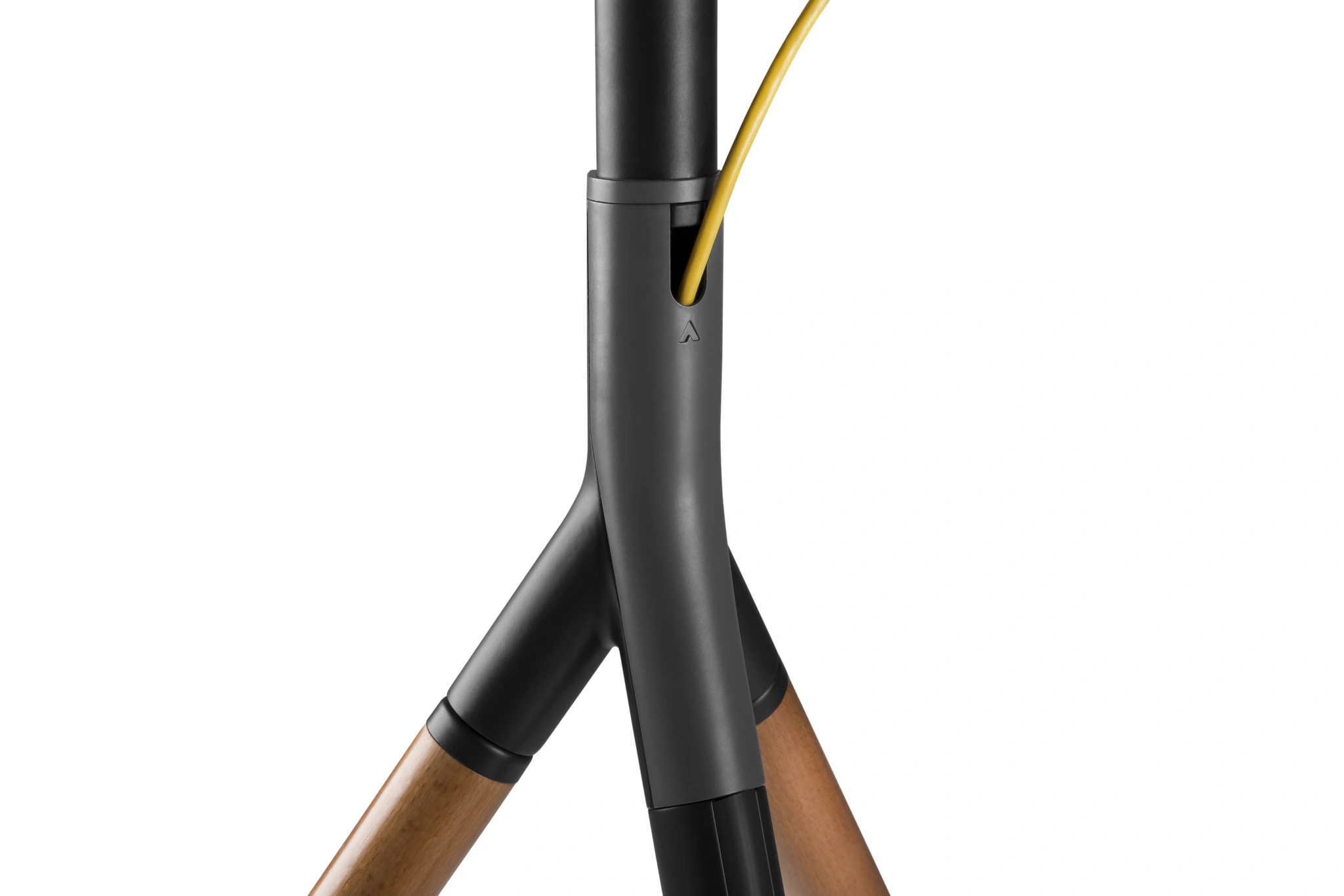 Sinox Tripod TV gulvstand med drejbar top. 45"-65". Mørkt træ/sort Sinox Tripod TV gulvstand med drejbar top. 45"-65". Mørkt træ/sort